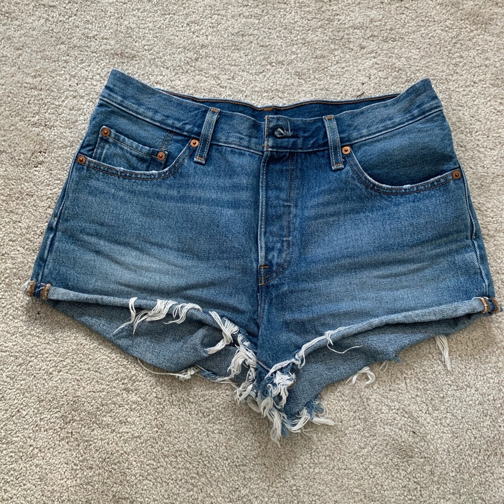 Levi’s 501 Cut Off Shorts